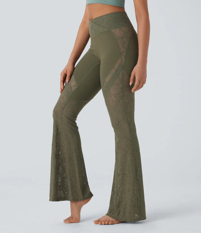 Éveil™ | Legging de yoga évasé avec taille haute et détails en dentelle