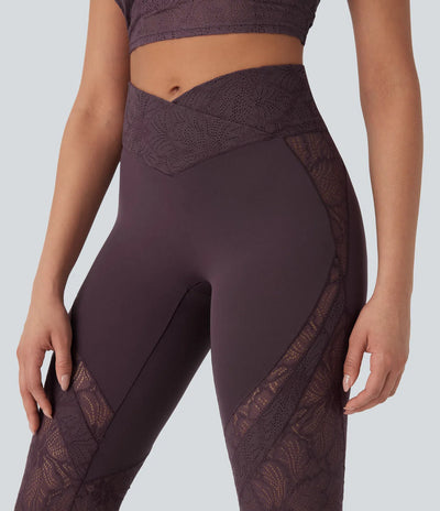 Éveil™ | Legging de yoga évasé avec taille haute et détails en dentelle