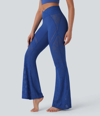 Éveil™ | Legging de yoga évasé avec taille haute et détails en dentelle